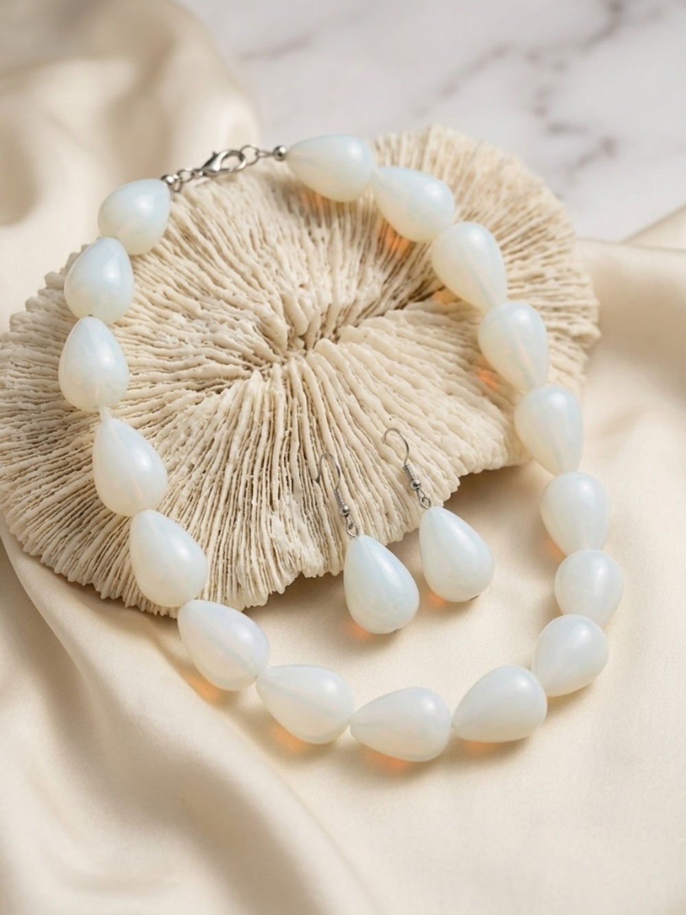 ✨ STUNNING Chunky White Teardrop Statement Necklace & Earrings Set ✨